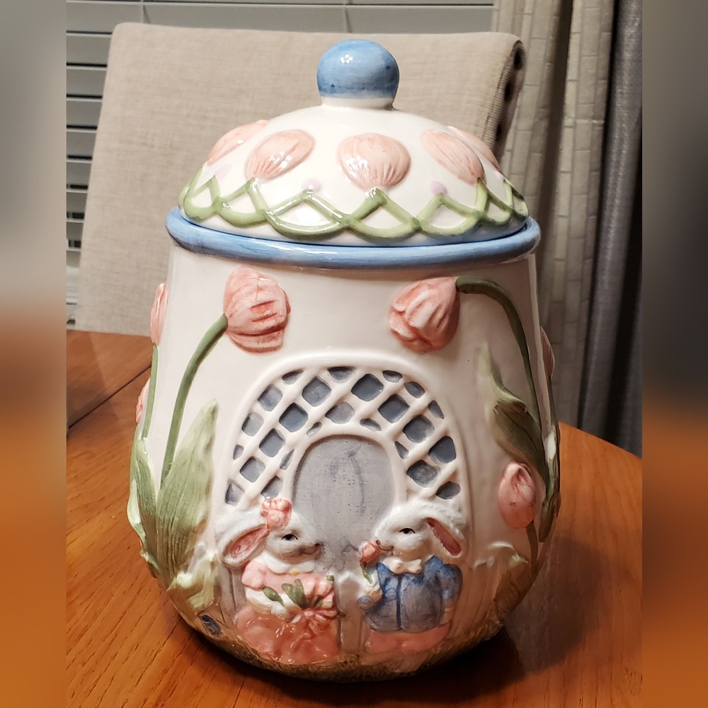 Caffco cookie jar, bunnies, tulips, Easter, Spring.